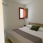 Domus Erminia Holiday home Torre Pali