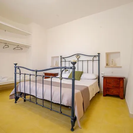 Domus Erminia Сasa de vacaciones Torre Pali